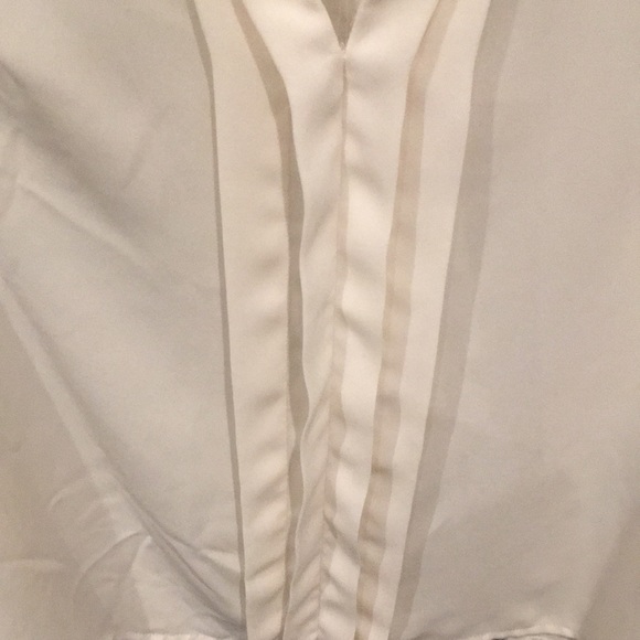 Super Chic Ivory Banana Republic Blouse! - Picture 2 of 3